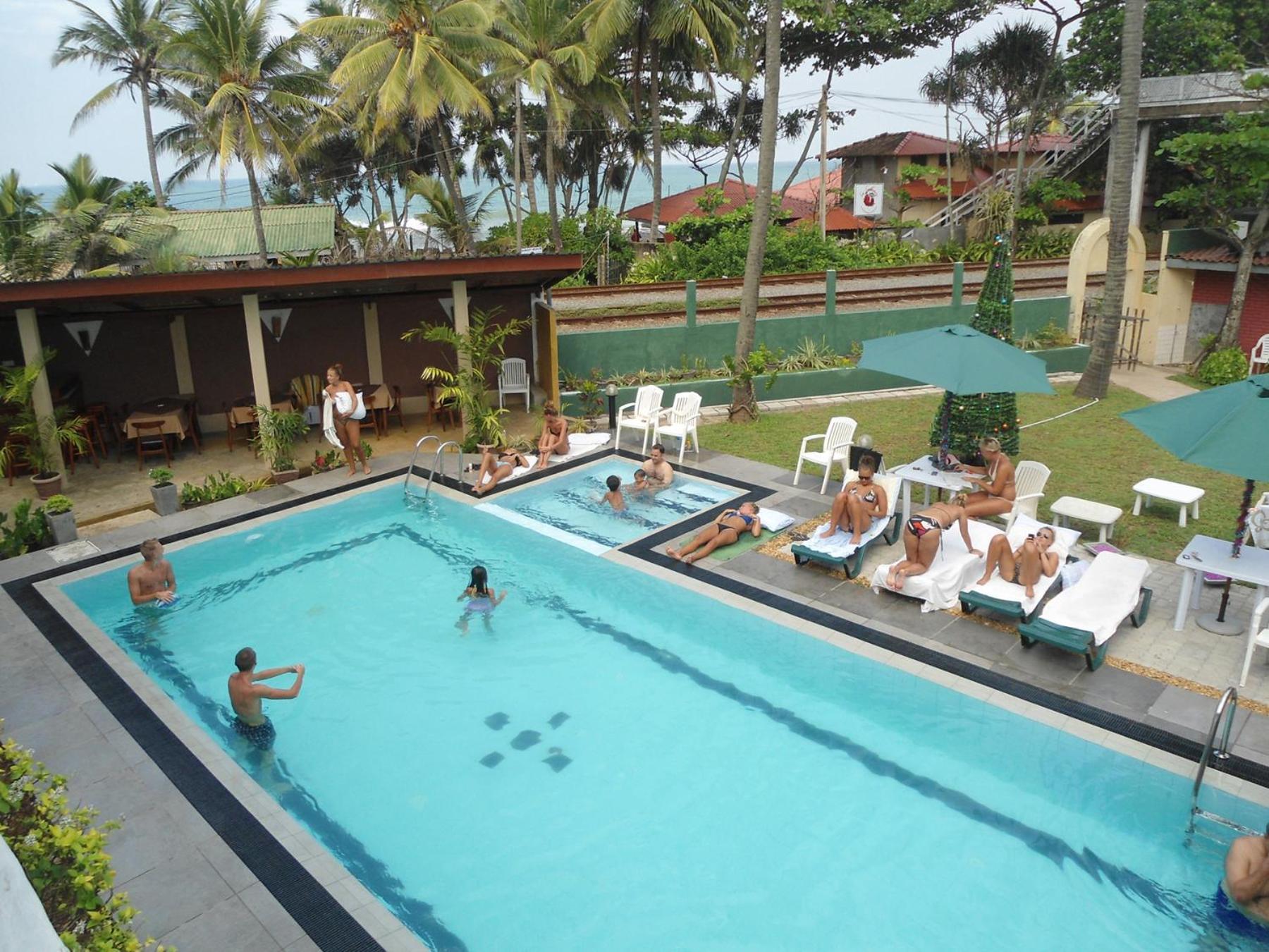 Ranveli Beach Hotel Dehiwala-Mount Lavinia Dış mekan fotoğraf