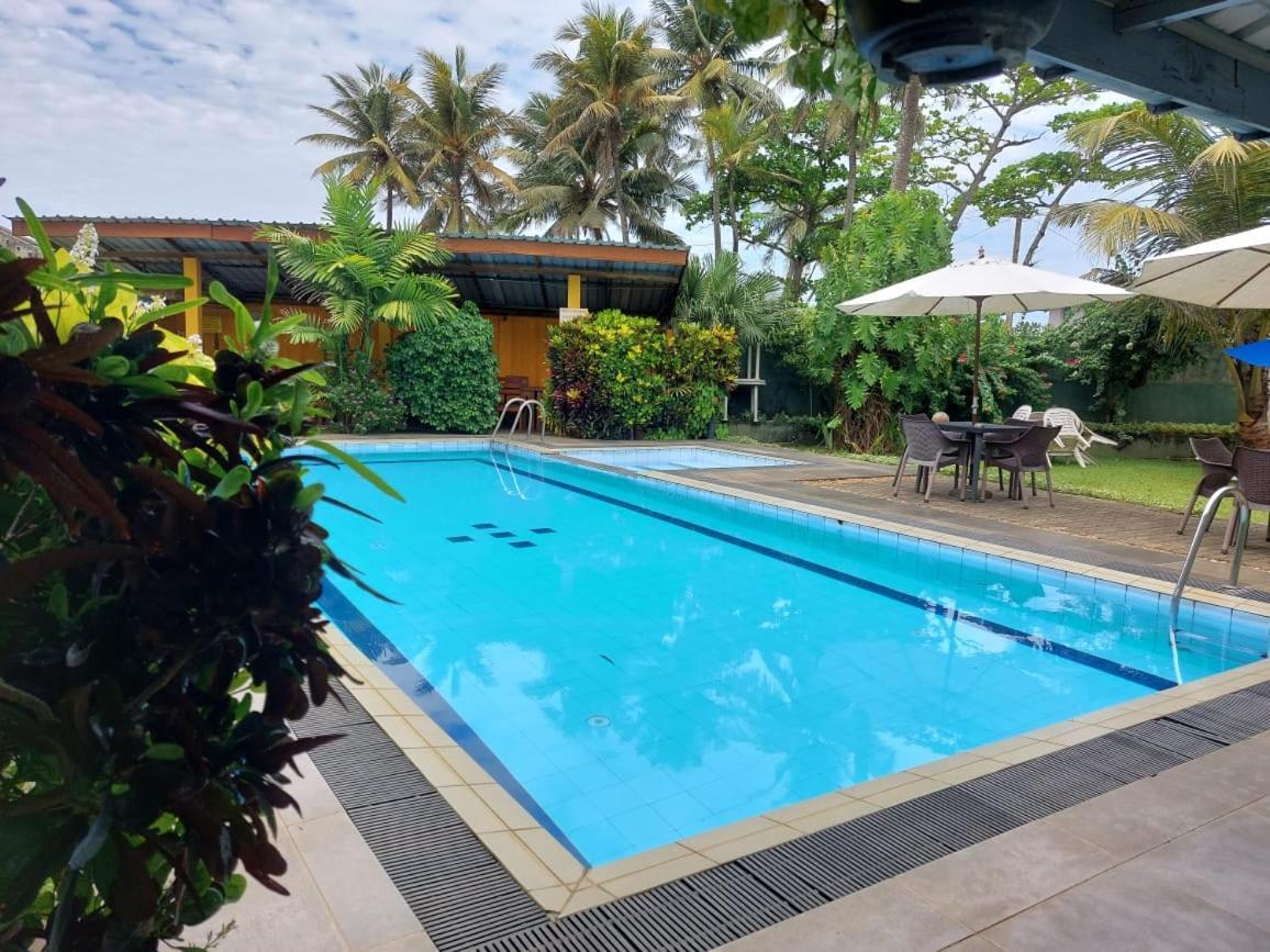 Ranveli Beach Hotel Dehiwala-Mount Lavinia Dış mekan fotoğraf